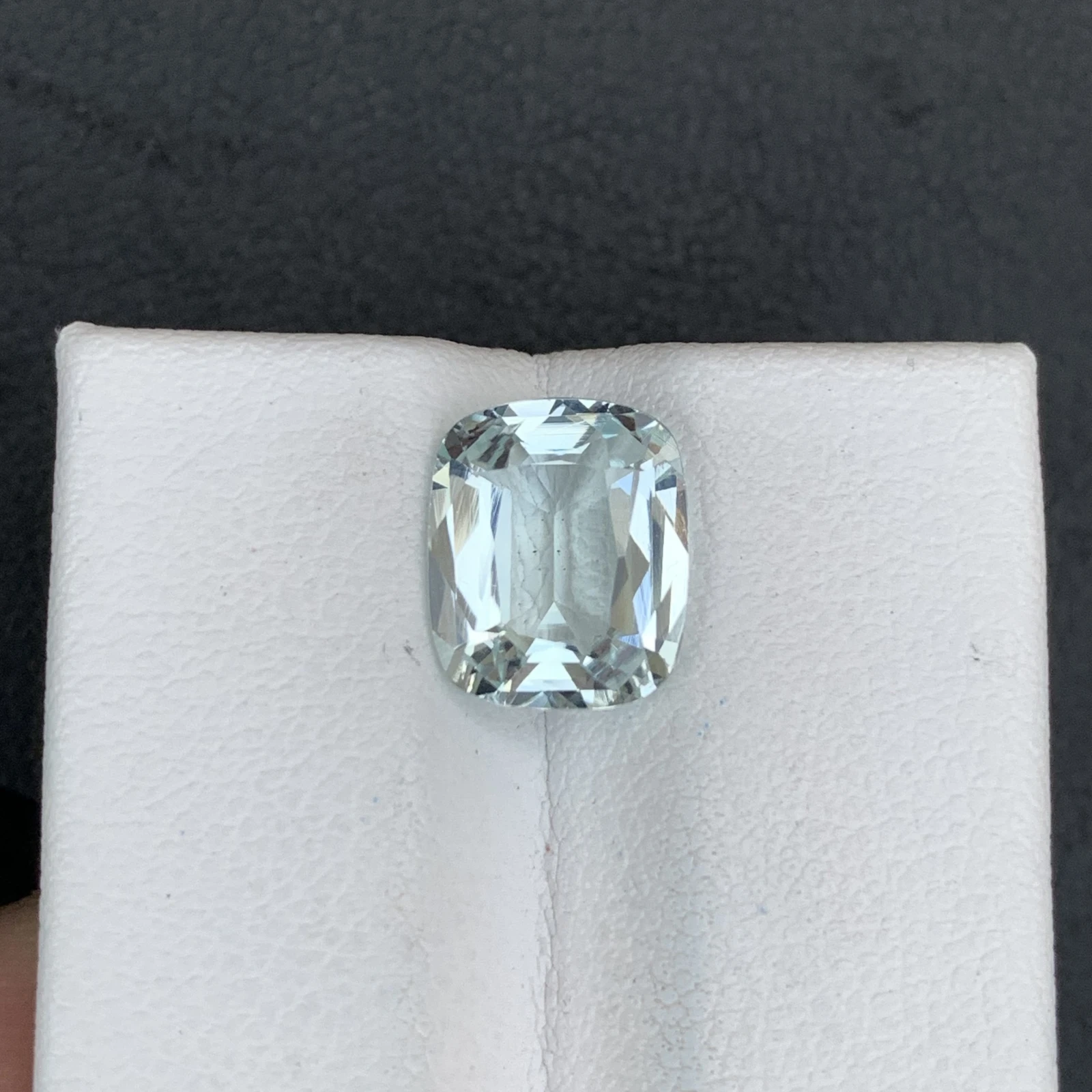 Natural Greenish Blue aquamarine 2.80 Carat Faceted Cushion Shape Loose Gemstone — view 2